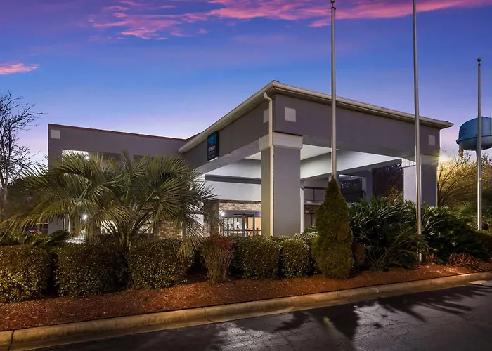Clarion Pointe Forsyth I-75